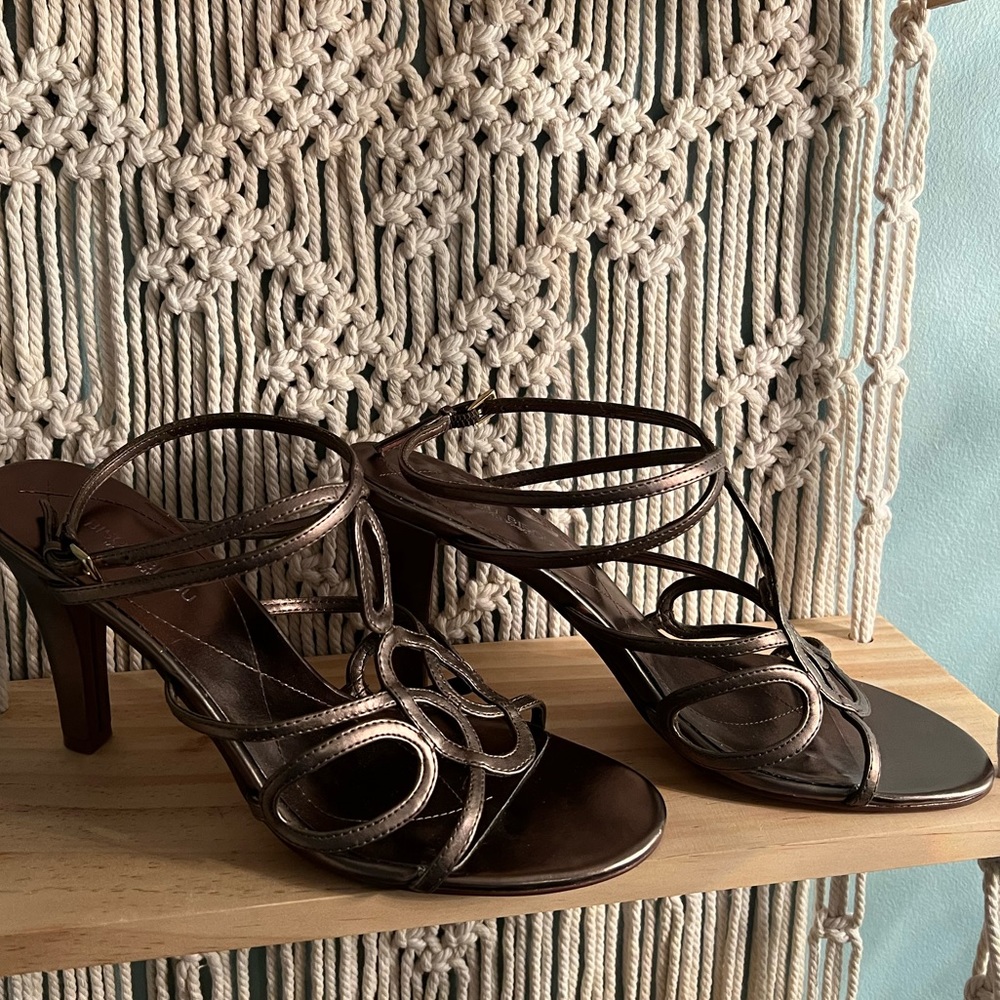 Bisou Bisou metallic strappy sandals - Picture 1 of 8